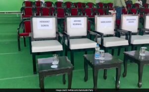 2 empty seats at India block rally