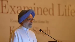 Modi first to 'lower dignity of public discourse, says former PM Manmohan Singh